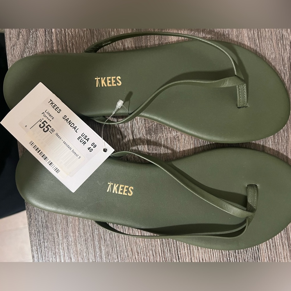 TKEES forest sandal size 9